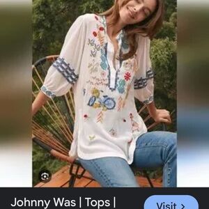 Johnny Was Floral Embroidered Tunic in White